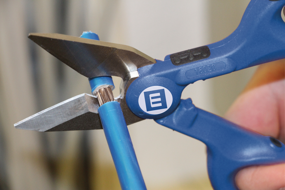No.35 电缆剪 | with 2-component handles for more safety incl. stripping and crimping function