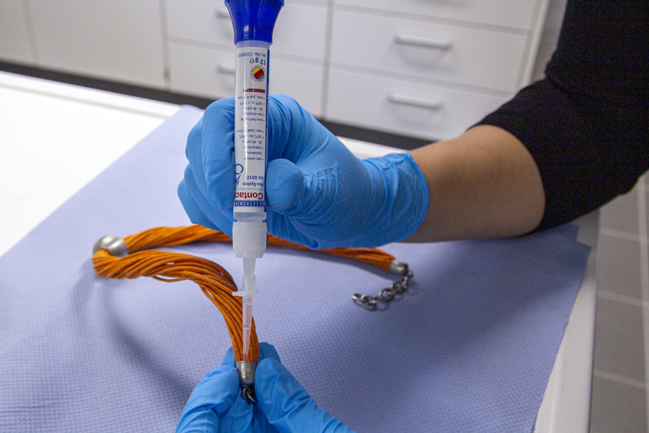 VA 8312 氰基丙烯酸酯粘合剂 | instant adhesive for the food sector as well as EPDM elastomers and rubber