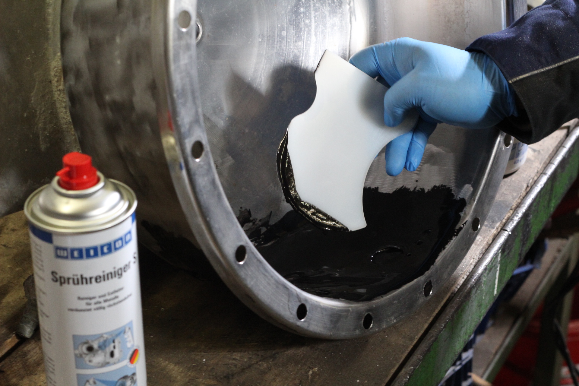 WEICON 钢铁修补剂 WR | steel-filled liquid epoxy resin system for casting and gap compensation