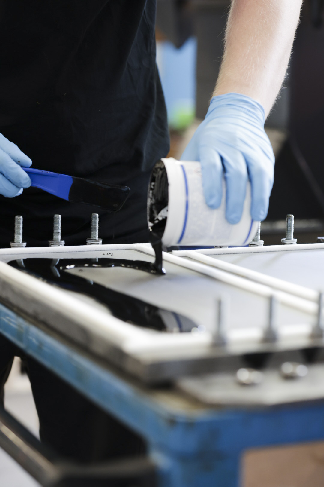 WEICON 钢铁修补剂 WR | steel-filled liquid epoxy resin system for casting and gap compensation