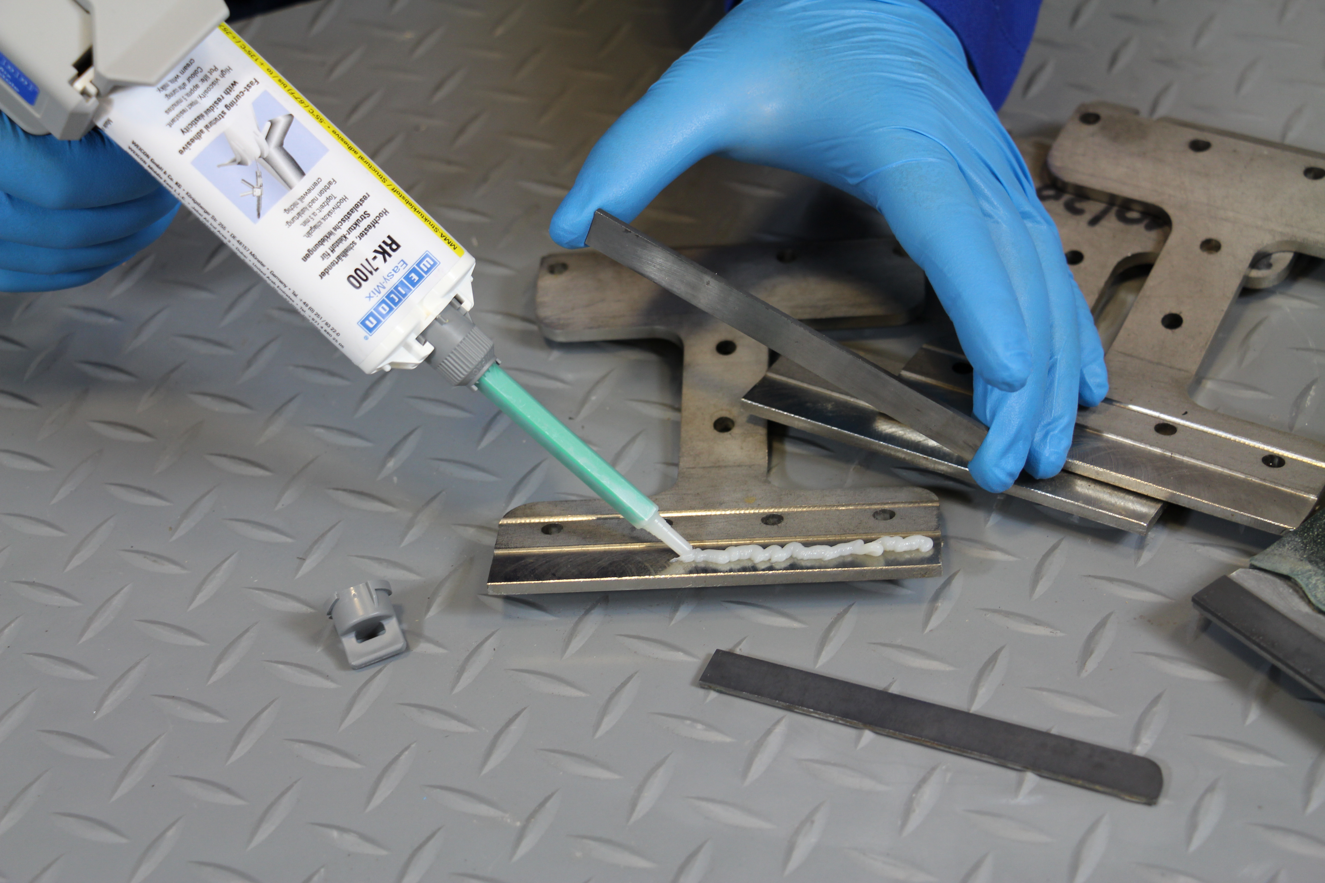 易混合型 RK-7100 | structural acrylic adhesive, fast-curing