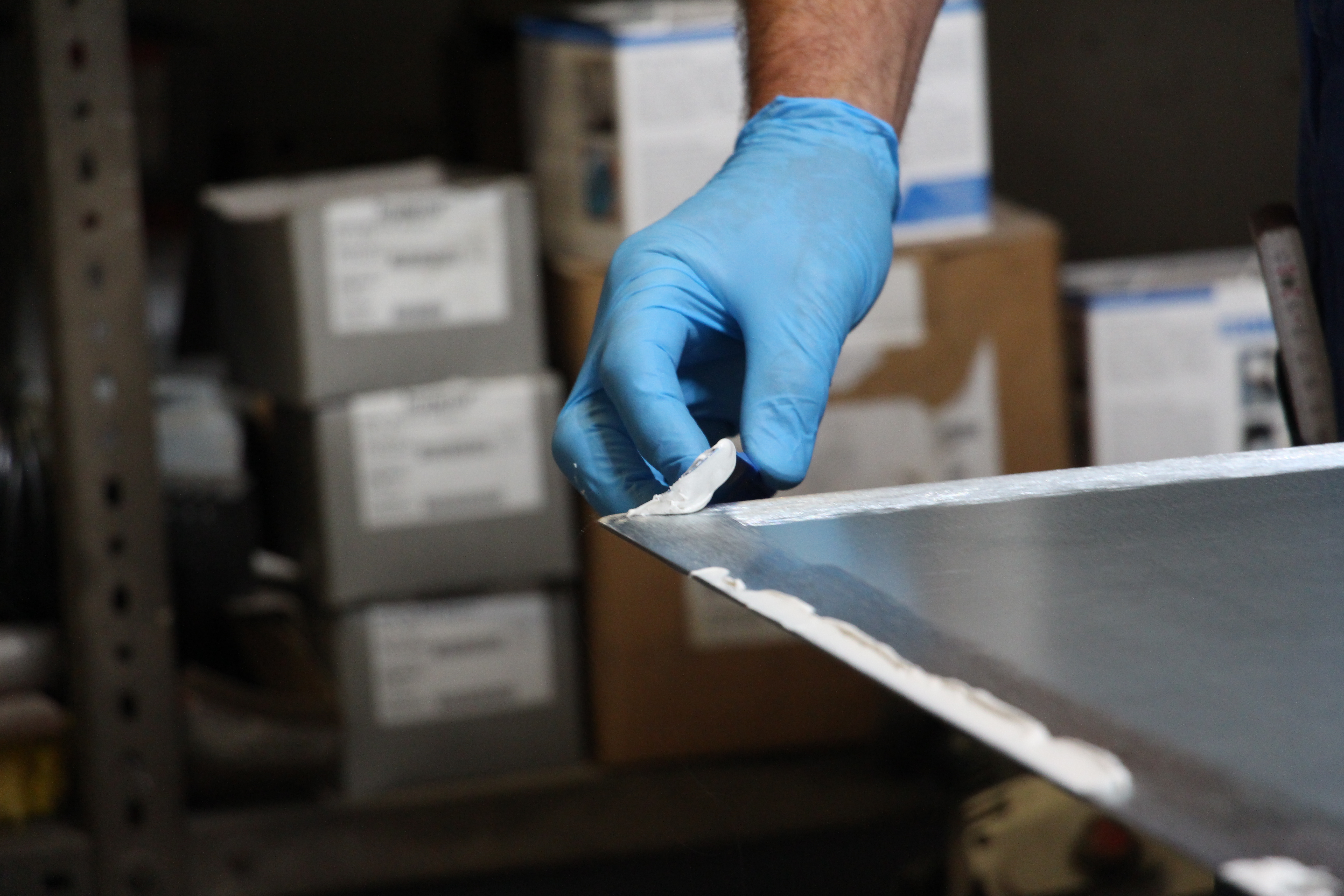 WEICON 耐磨型陶瓷修补剂 W | mineral-filled epoxy resin system for wear protection coating
