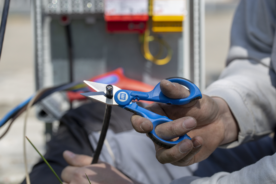No.35 电缆剪 | with 2-component handles for more safety incl. stripping and crimping function