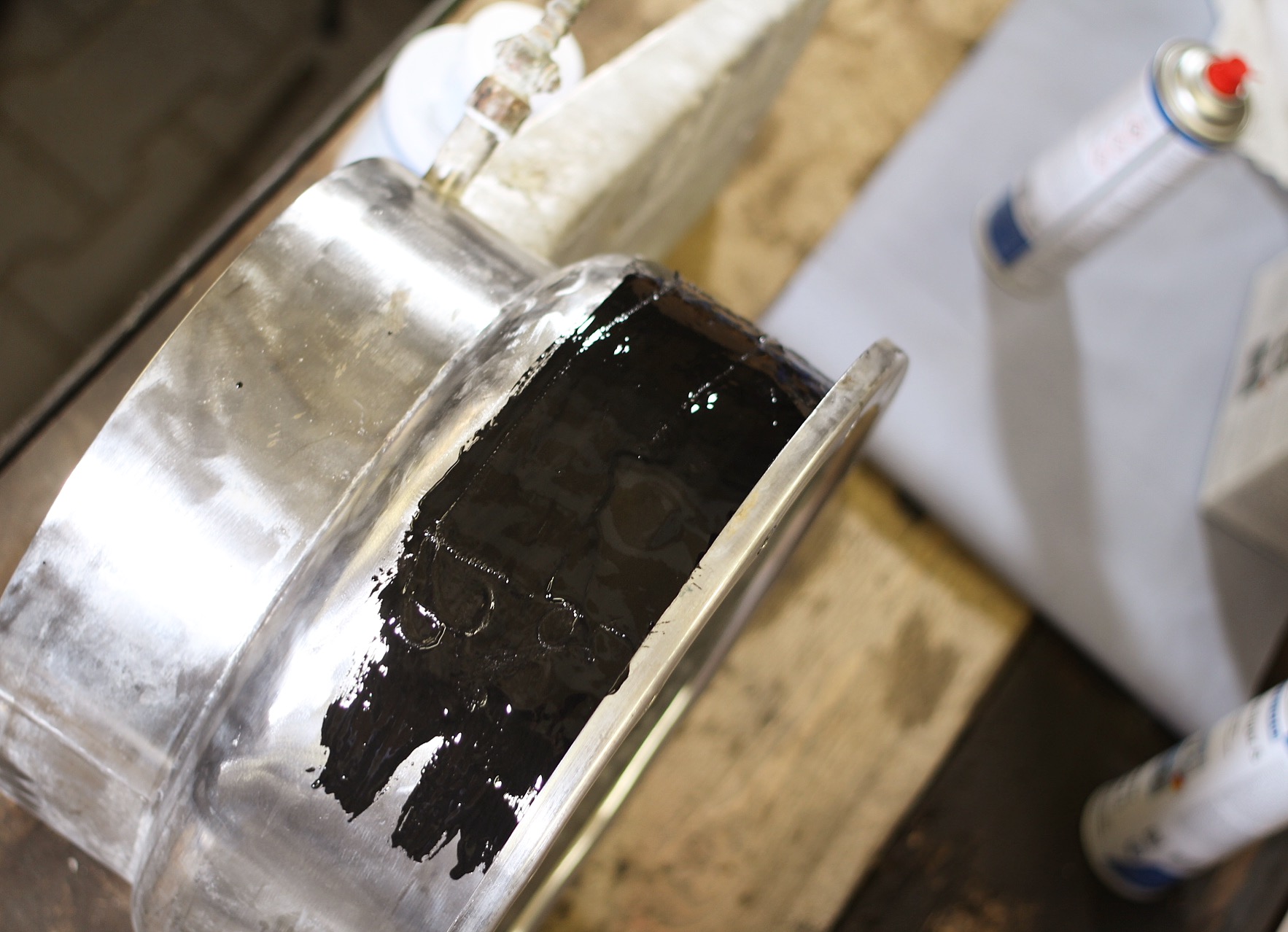 WEICON 钢铁修补剂 WR | steel-filled liquid epoxy resin system for casting and gap compensation