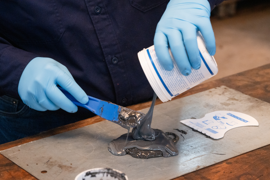 WEICON 耐高温钢铁修补剂 HB 300 | high-temperature-resistant epoxy resin system for repairs and moulding