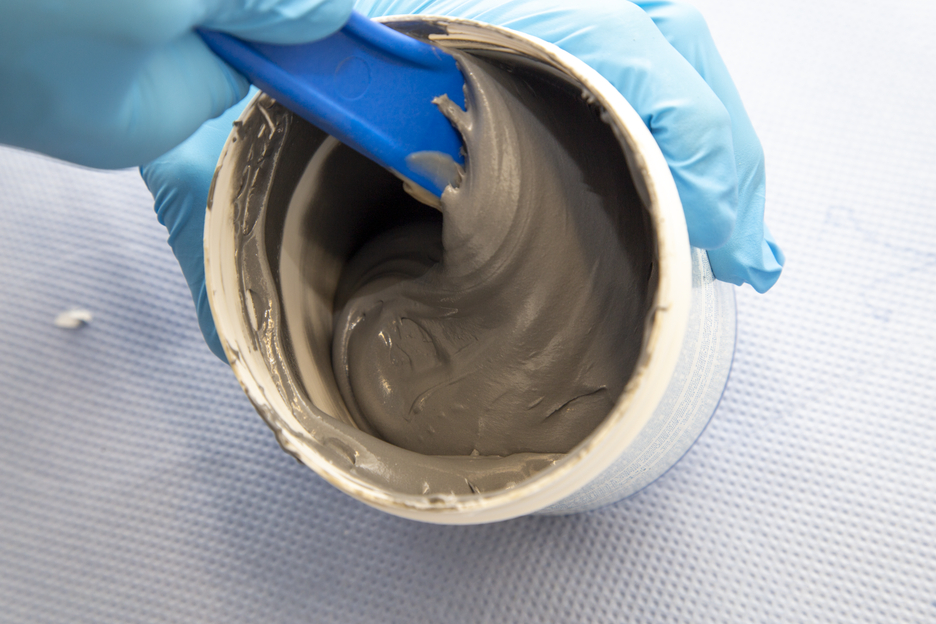 WEICON 不锈钢修补剂 ST | metallic-filled epoxy resin system for repairs and moulding