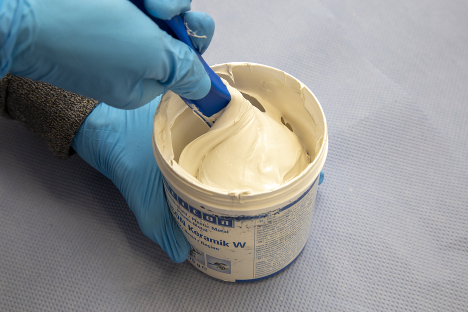 WEICON 耐磨型陶瓷修补剂 W | mineral-filled epoxy resin system for wear protection coating
