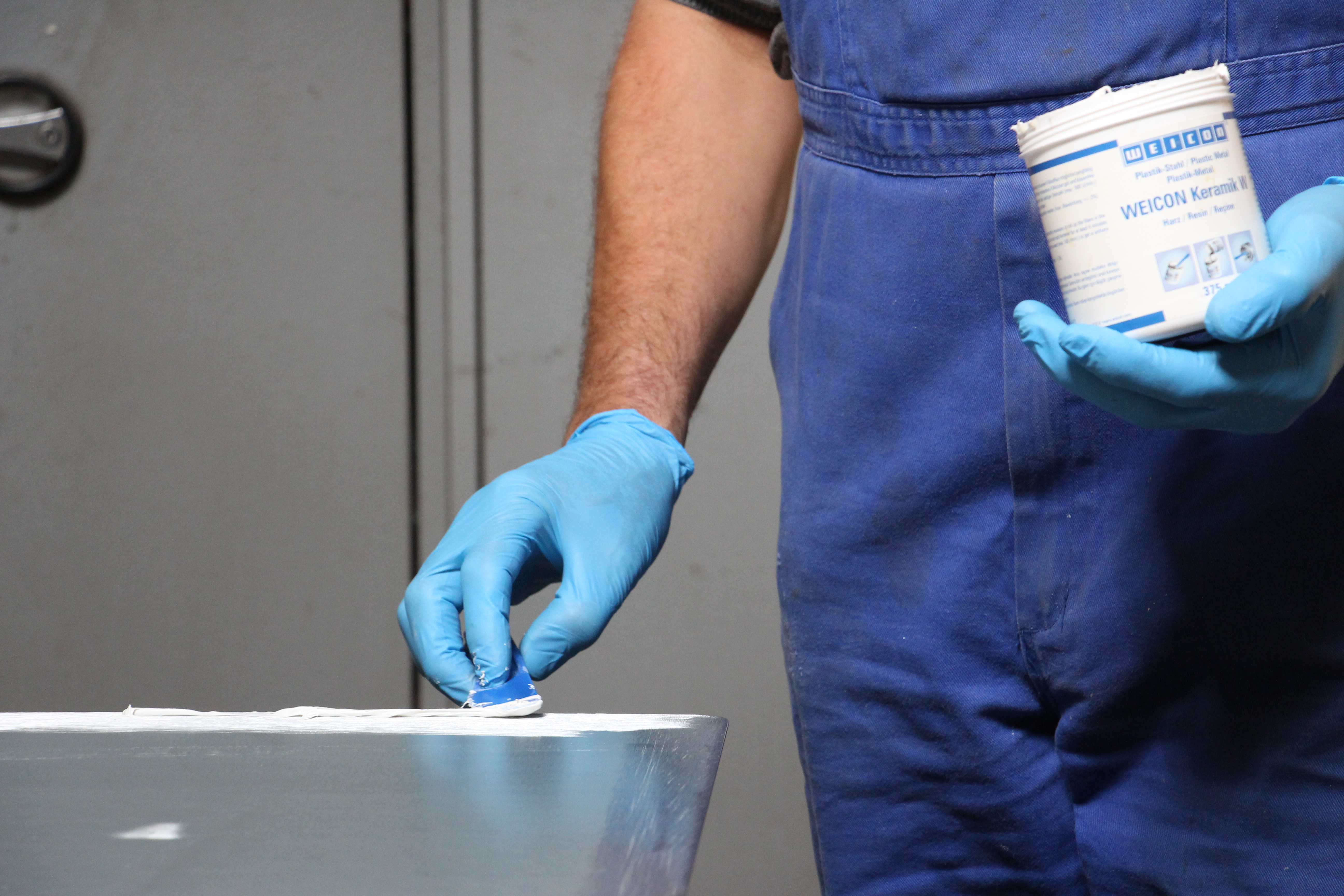 WEICON 耐磨型陶瓷修补剂 W | mineral-filled epoxy resin system for wear protection coating