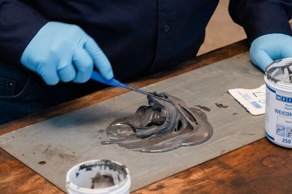 WEICON 耐高温钢铁修补剂 HB 300 | high-temperature-resistant epoxy resin system for repairs and moulding