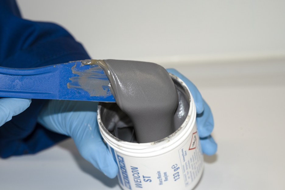 WEICON 不锈钢修补剂 ST | metallic-filled epoxy resin system for repairs and moulding